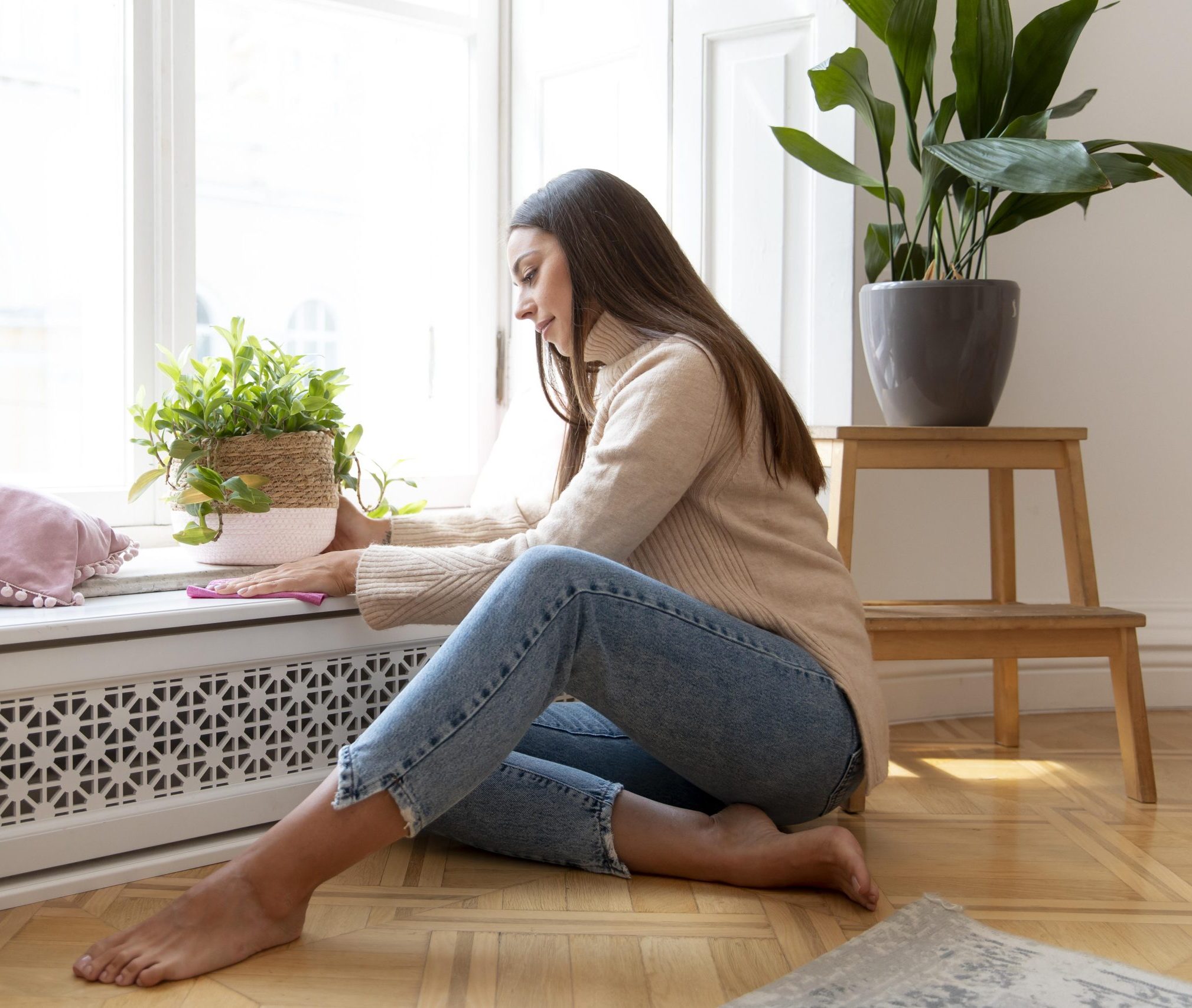 full-shot-woman-sitting-floor